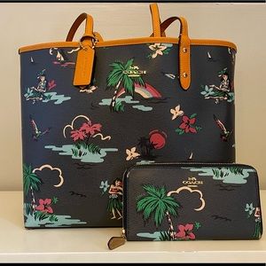 Coach Reversible City Tote w/ wallet in Hawaiian